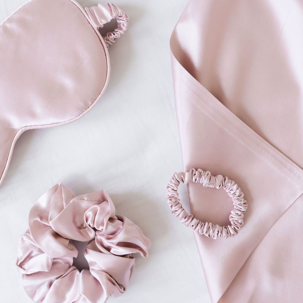 Deluxe Silk Pillowcase Sleep Set